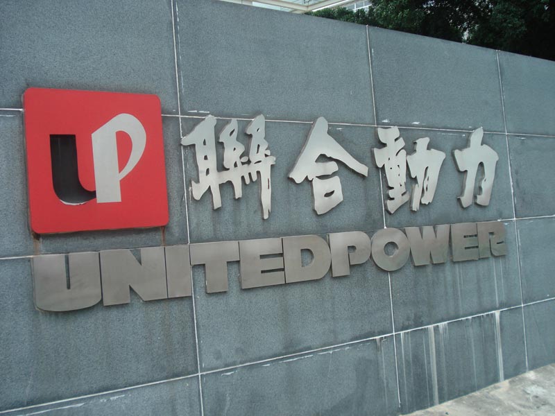 �����τ���